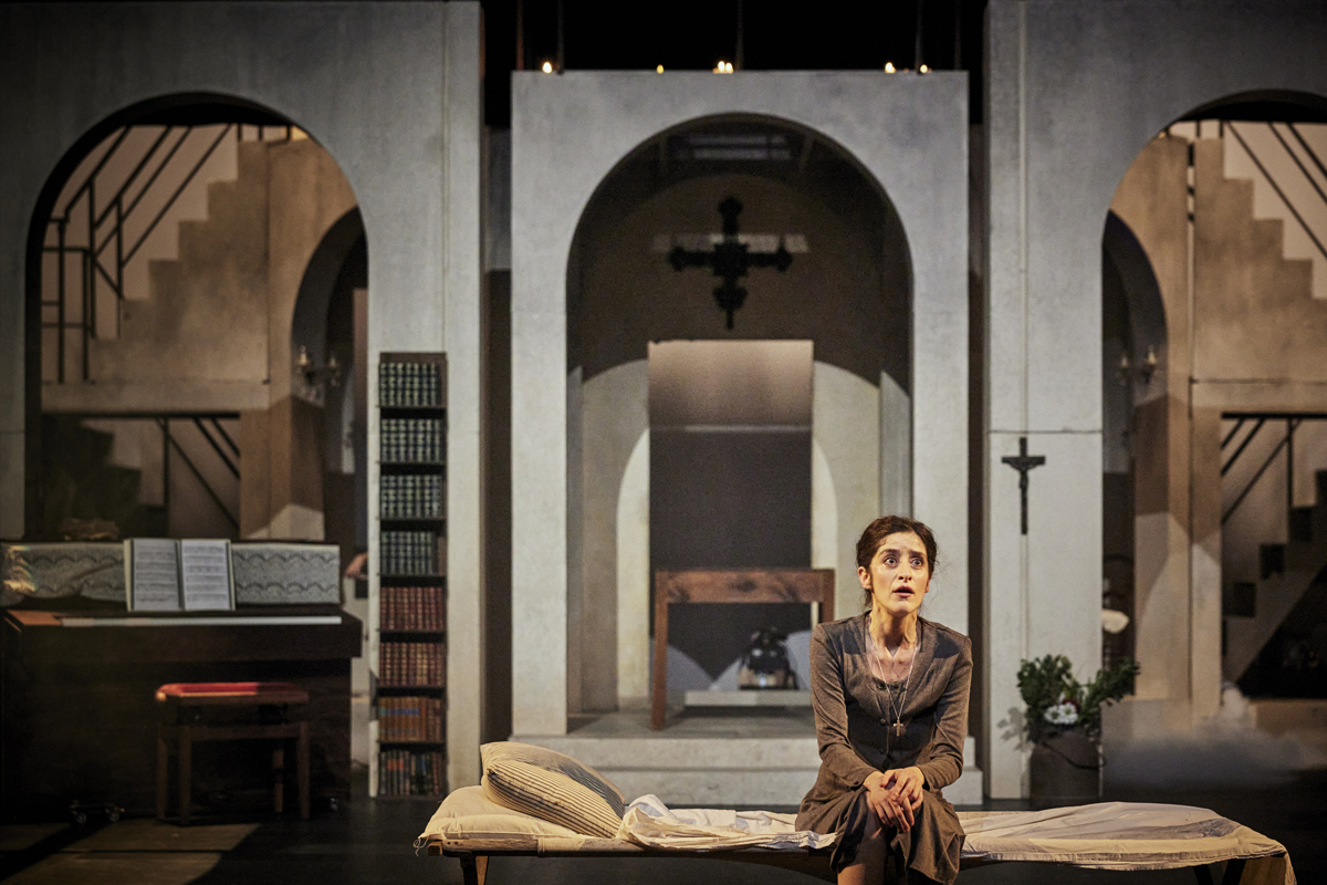 Noémie Gantier dans le rôle de Modesta