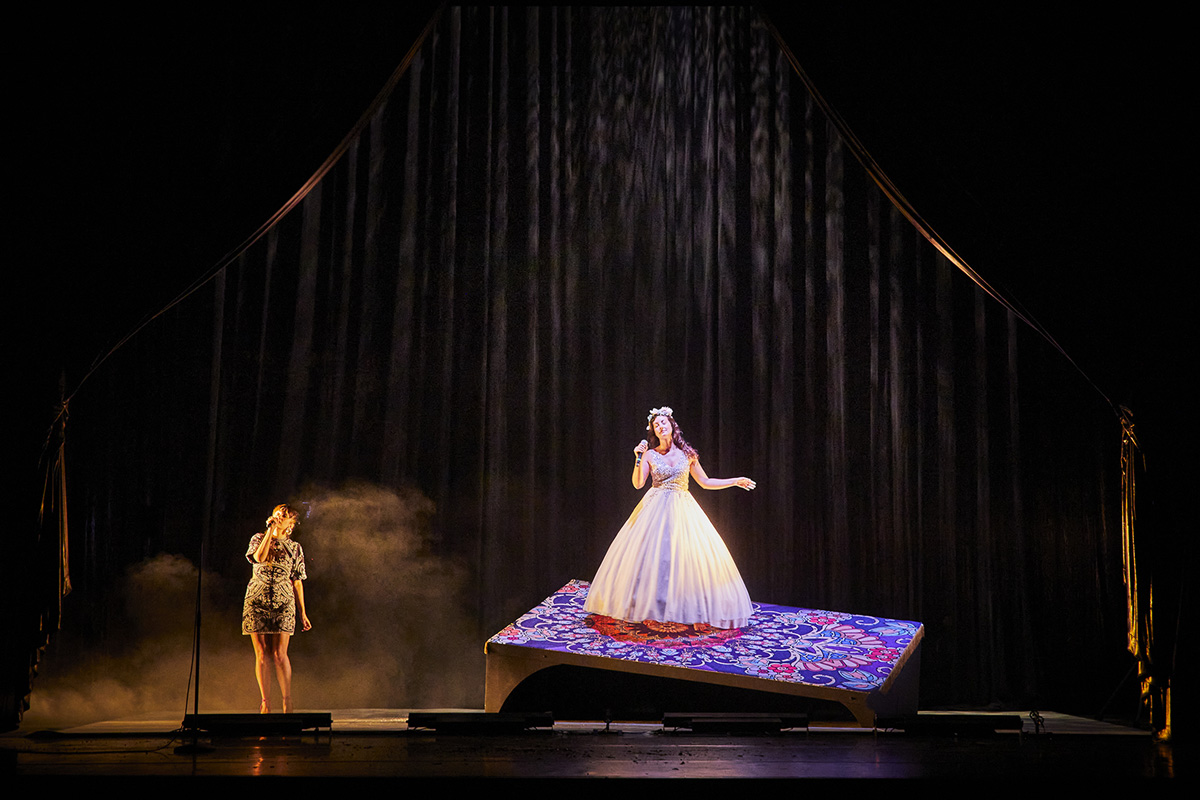 Premier rideau doré